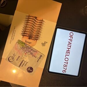 L'ange Hair Brush  w/ free face mask